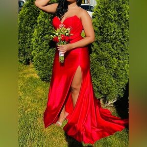 SHERRI HILL PROM DRESS (WORN ONCE)